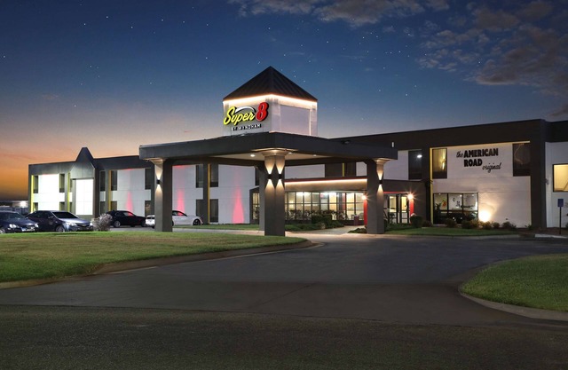 Super 8 by Wyndham Wichita South