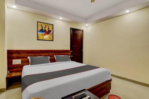 Super Collection O Hemadri Residency