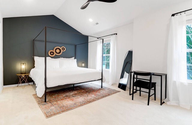 Super cute townhome close to all the best Charleston has to offer!