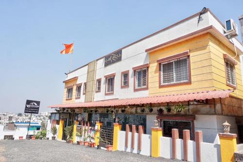 Super Hotel O Vardhan Executive