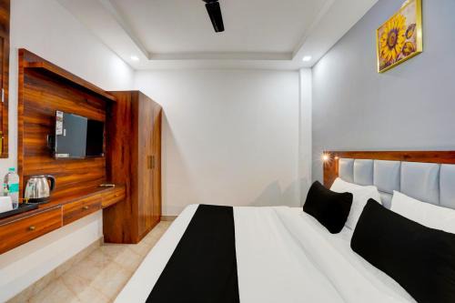 Super Townhouse Status By Sbg Near Anand Vihar Vaishali Metro Station