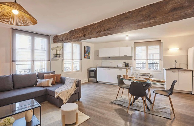 Superb apartment in the center of Paris
