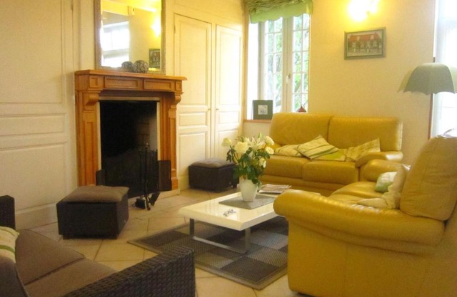 Superb holiday home in Escalles near the sea