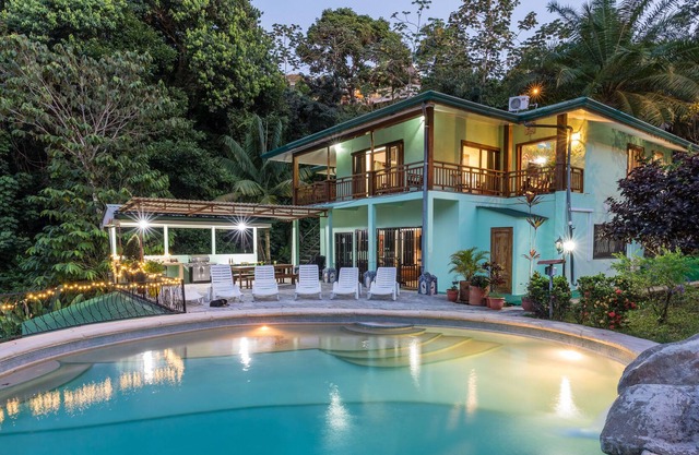 Superb Private Family Home, AC, Large Pool & Slide
