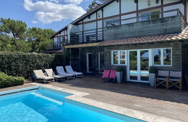 Superb Pyla sur mer house: heated pool, pool view and direct beach access
