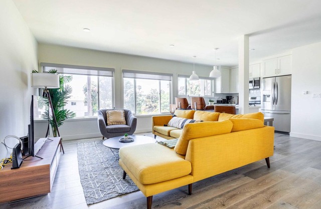 Superb Redondo Beach 2BR, nr Dining & 1 Block to Beach, by Blueground