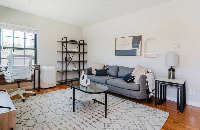 Superb San Jose 1BR w/Parking & W/D, nr Parks & Dining, by Blueground