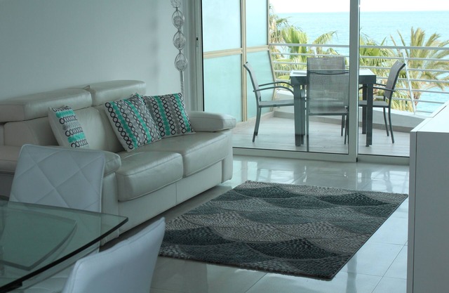 Superb Sea Front Apartment Sea View