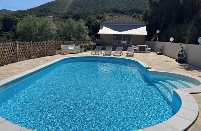 Superb sea view villa with private pool for 6 people