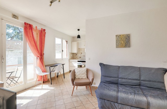 Superb T2 with Balcony close to the center of Cannes