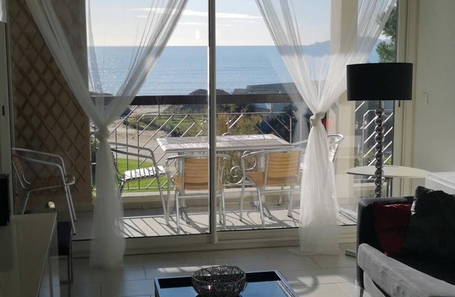 SUPERB T3 CLASSIFIED 3*, VIP, SEAFRONT NOT OVERLOOKED, BED 160 CMS, FIBERED