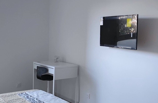 Superbe Appartement de 100 m2 et 5 Chambres à Cergy. Résidence Calme et Agréable