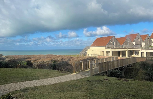Superbe Appartement Rénové ,vue Mer, Pleine Nature, Proche Centre et Plage