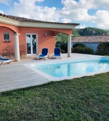 Superbe villa avec piscine vue mer, proche plage et Porticcio