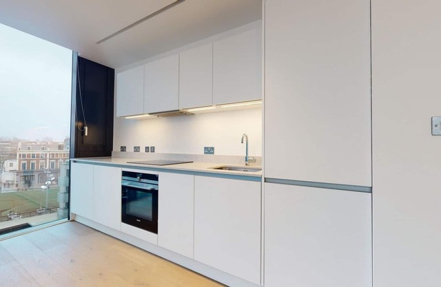 Superior 1 bed in Hill House