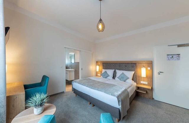 Superior double room 15 (attic right) - 24/7 self-check-in, 14008