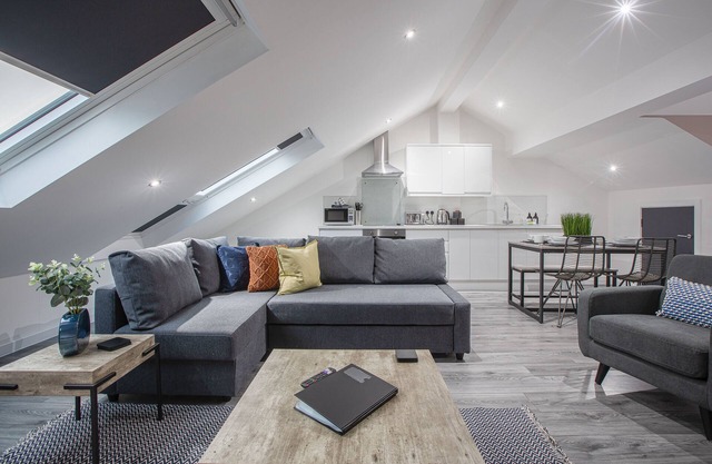 Superior Penthouse, Central Location, Sleeps 6