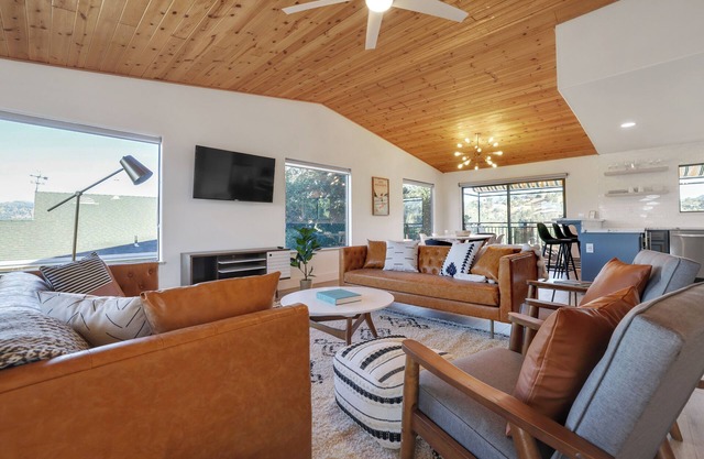 Surf Shack at Lake Nacimiento with Private Slip!
