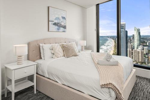 Surfers Paradise Skyline 3BR Free CP ocean view