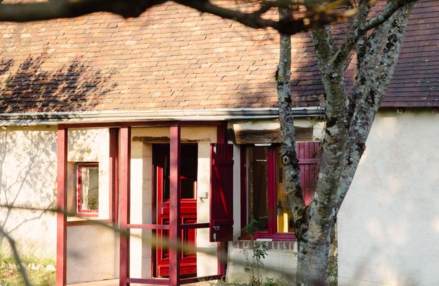 Sweet, cheerful house in the Touraine countryside