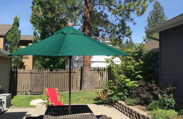 Sweet Spot on the West Side of Bend 3 Bdrm 2.5 bath