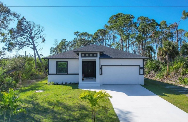 Sweet T - 152 Redwood - pool home with privacy