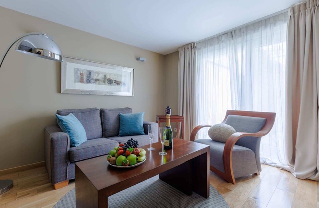 Sweett | Suite Executive Mas A-51