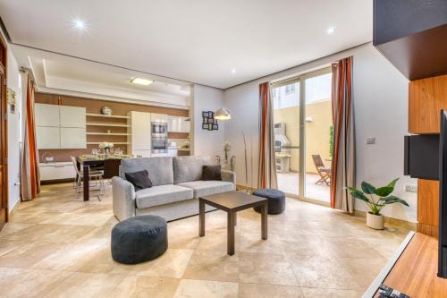 Swieqi 3 bedroom with Patio