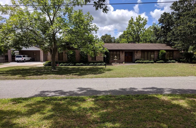 Swim in Large Salt Water Pool, Ride Bikes, Relax On Deck, Enjoy Theater Room