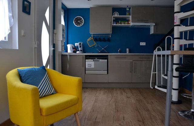 T2 apartment renovated, 6 min walk from the train station