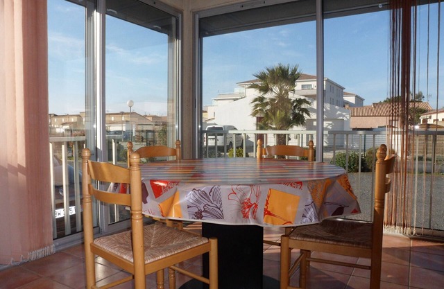 T2 apartment valras beach quiet neighborhood near the port side of the center and beach