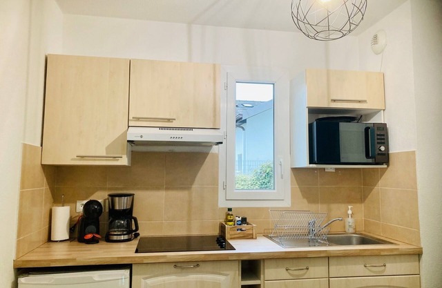 T2 apartment with private garden + parking 5 min from Pau. Pets welcome!