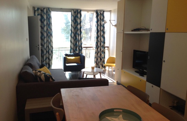 T2 bis apartment with private parking, at the foot of the slopes.