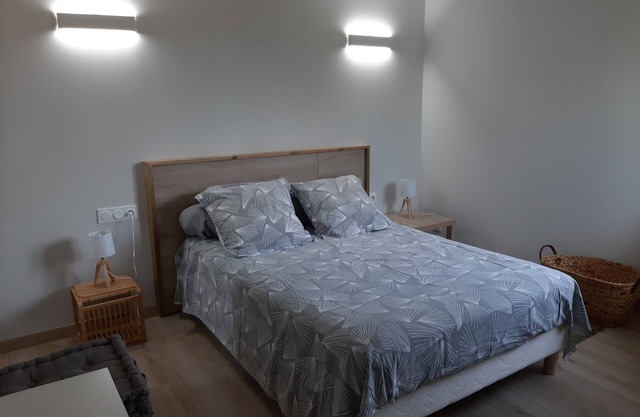 T2 house with small adjoining plot, very nice.
