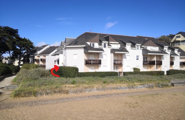 T2 IMMEDIATE NEAR MR HULOT BEACH