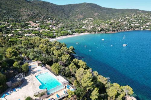 T2 with Sea View - Domaine de la Pinède - Heated Pool