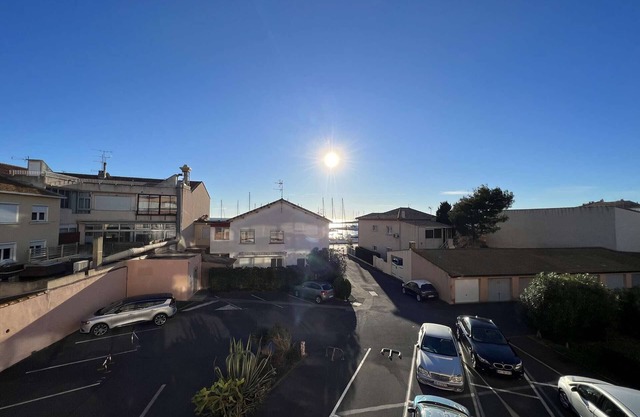 T2 with terrace and parking, near beach, 4 pers