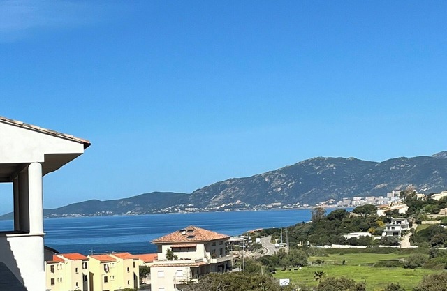 T3 Agosta Plage, sea view - near Porticcio - 3 min walk to the beach - NEW