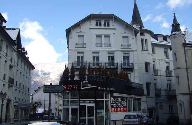 T3 EXCEPTIONAL LOCATION SUMMER/WINTER!