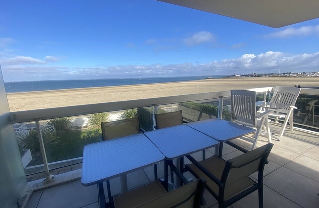 T3 in Arcachon with sea view, private parking, and Wi-Fi