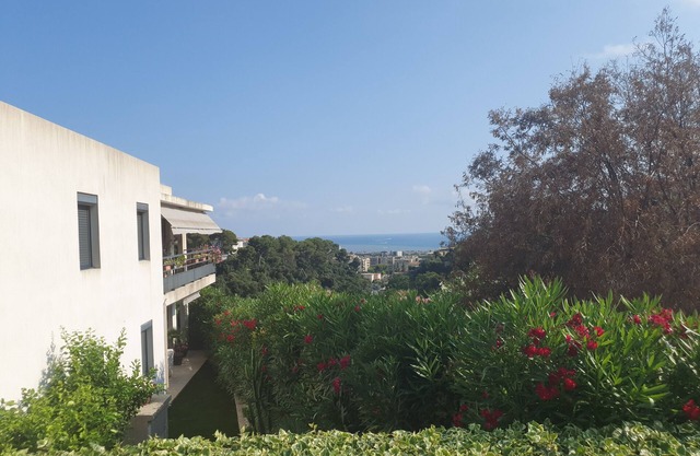 T3 sea view with pool