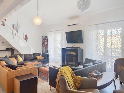 T6 Unique, Chic and Artistic with large terrace
