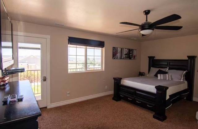 TACIT SHADOW - "Escape" Two Bedroom Suite w/Balcony - Sleeps 9 Guests in Beds