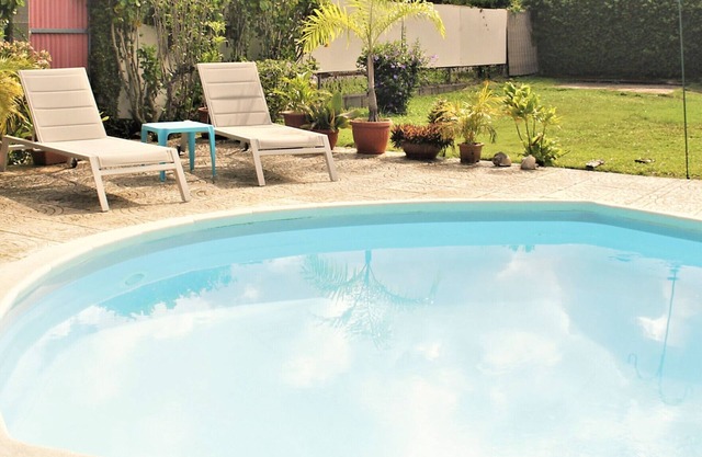 TAHITI - Sanny's Place Room & Pool