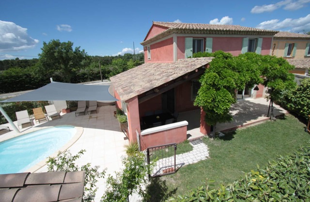 Taillades: house/villa - 4 rooms - 6 persons