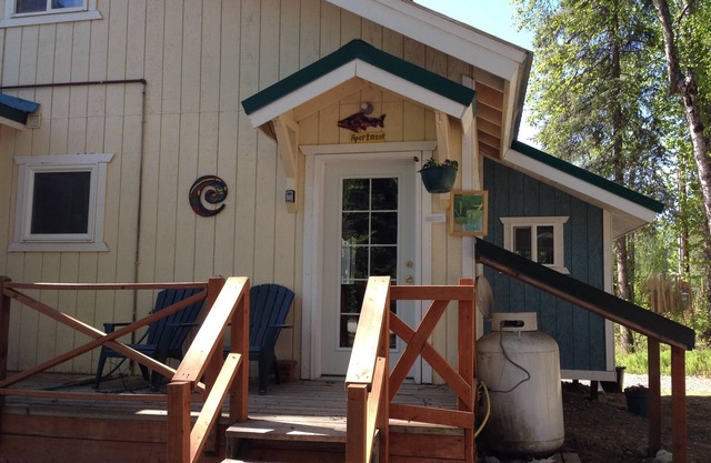 Talkeetna Eastside Cabins -Nook,Unit #2, Reasonable rates, Family Friendly,Yurts