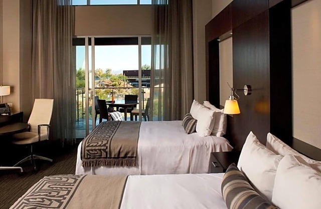 Talking Stick Resort offers top-notch services and amenities .