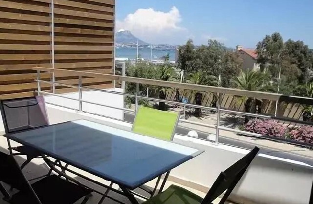 Tamaris Bay Residence - Heart of the Sablets, beach opposite, air conditioning, wifi.