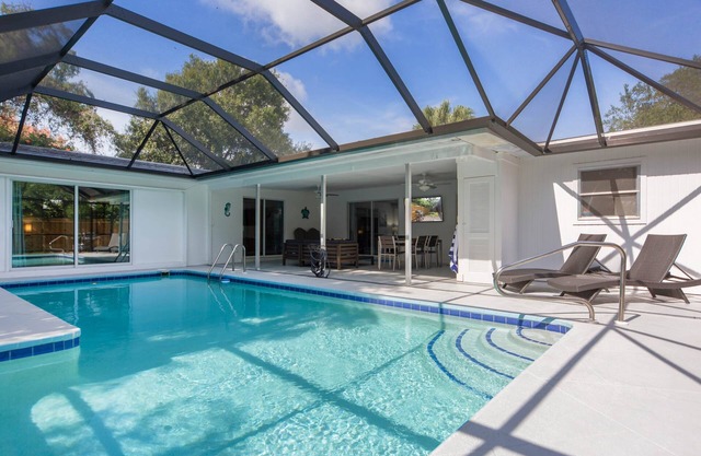 Tana's Siesta Escape - Large Heated Saltwater Pool