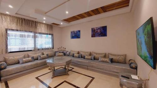 Tanger Apt Near Train & Mall
